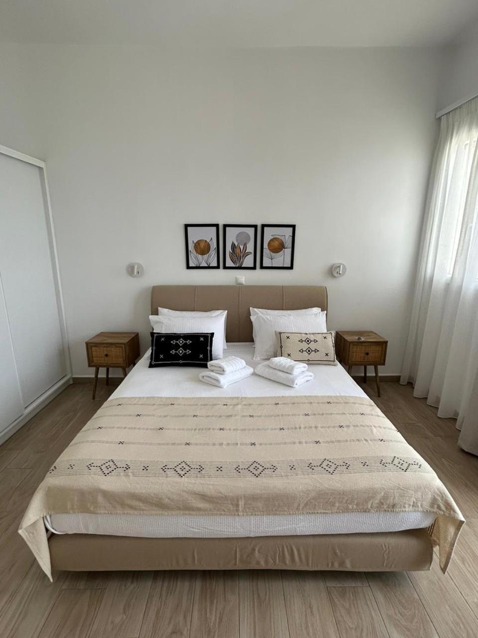Emilia Suites Ermoupoli Exterior photo