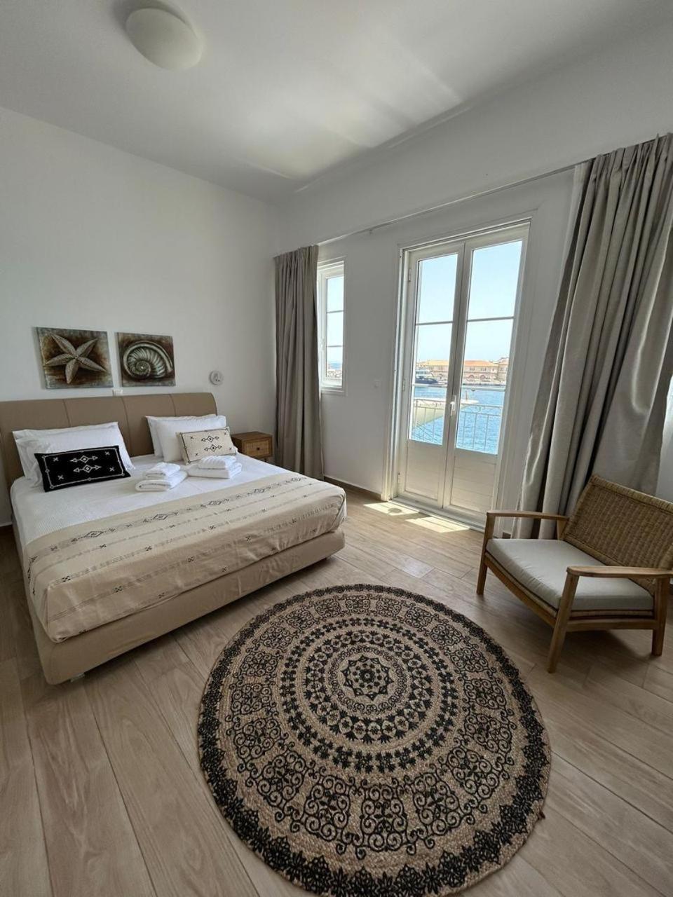 Emilia Suites Ermoupoli Exterior photo